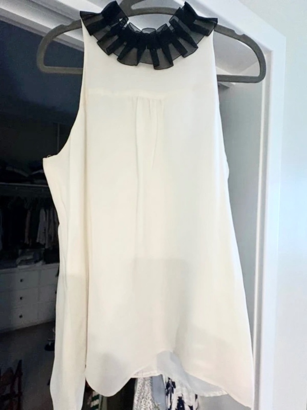 Vintage Saks Fifth Avenue 5/48 Y2K 100% Silk Sleeveless Blouse – Size Small